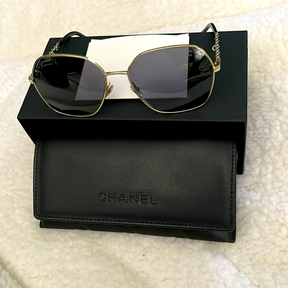 Chanel 2023 Sunglasses brand new 100% Authentic comes with everything..
